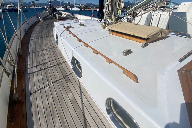 TAVOLARA TOUR WITH 15 METERS VINTAGE SAILBOAT WITH APERITIF