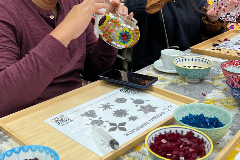 San Jose: laboratorio di lampade a mosaico turcheSan Jose: Laboratorio di lampade a mosaico turche