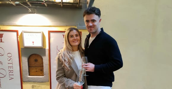 Florence: Wine Windows Tour with Wine Tasting