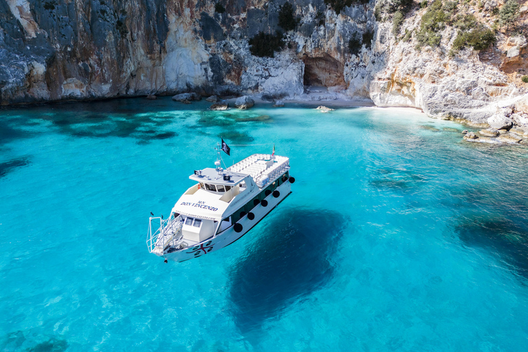 From Cala Gonone: Gulf of Orosei Cruise to Cala Goloritzè Boat cruise without Cave