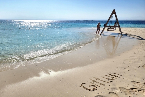 Hurghada : Excursion en bateau sur l'île de Magawish avec déjeuner et transferts