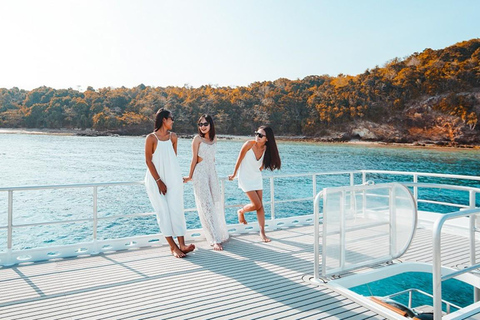 Phuket:Phi Phi, Bamboo, Maiton&Maya Bay Speed Catamaran tour Meeting Point Excluding National Park Fee