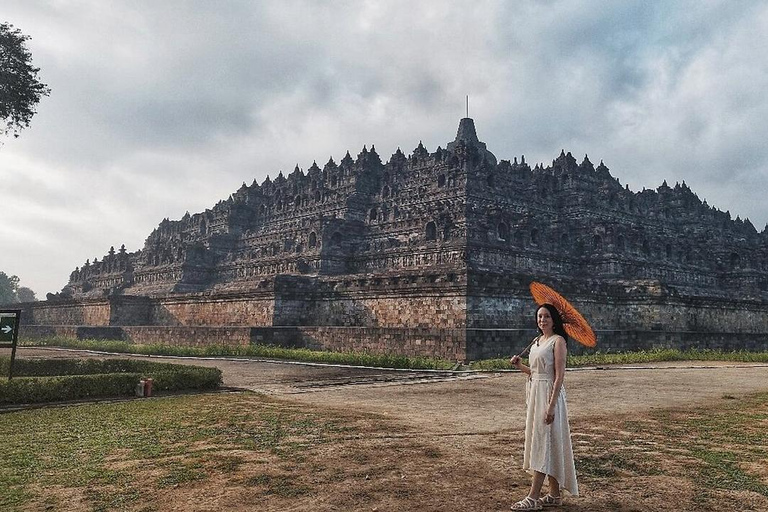 Borobudur durante uno scalo: tour di 6 ore dall'aeroporto YIABorobudur: visita di mezza giornata con salita sul tempio!