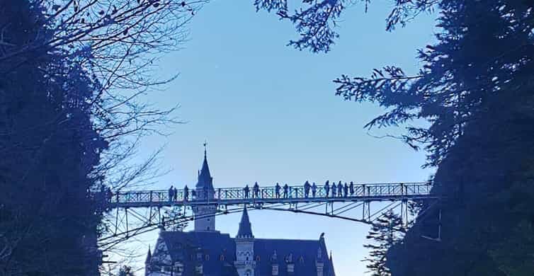 Munich: Neuschwanstein by Bus & Opt. Munich Xmas Market Tour photo 9