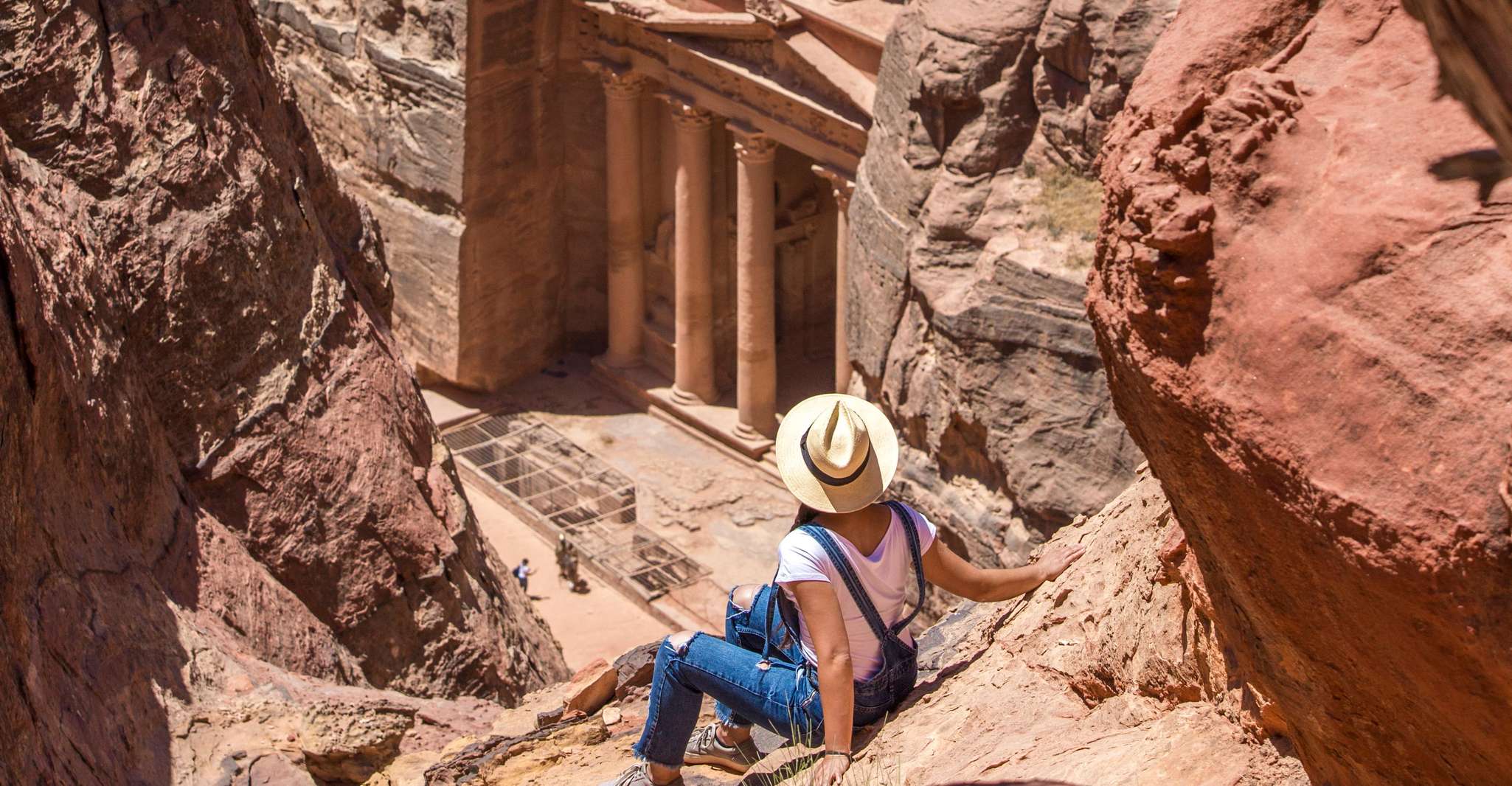 Petra In- Depth Tour - Housity