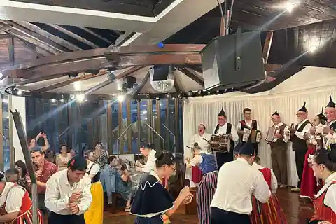 Madeira:TypischeShowFolklore Abend.inklusive.AbendessenTranspt