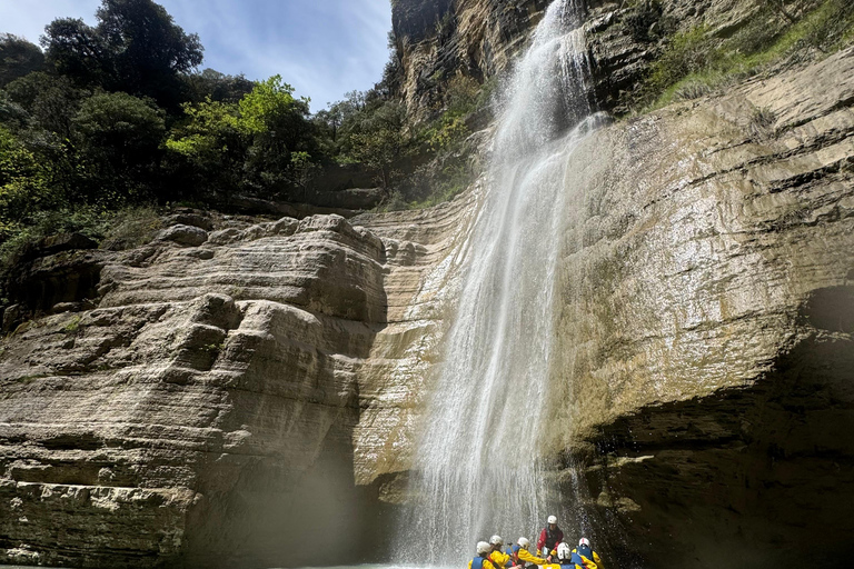 从贝拉特出发：奥苏米峡谷漂流来自贝拉特：奥苏米峡谷漂流