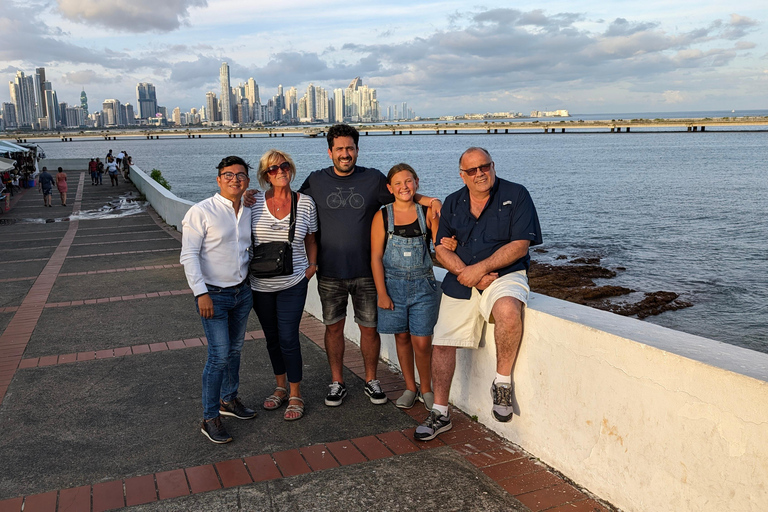 Panama City: Canal, Old Town, and Amador Causeway Tour