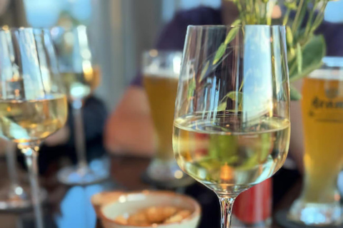 Eindhoven: Wine tour with drinks & games