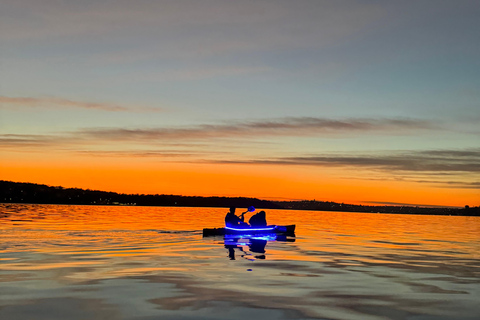 Sydney: Harbour Sunrise Kayak TourSunrise Single Kayak Tour