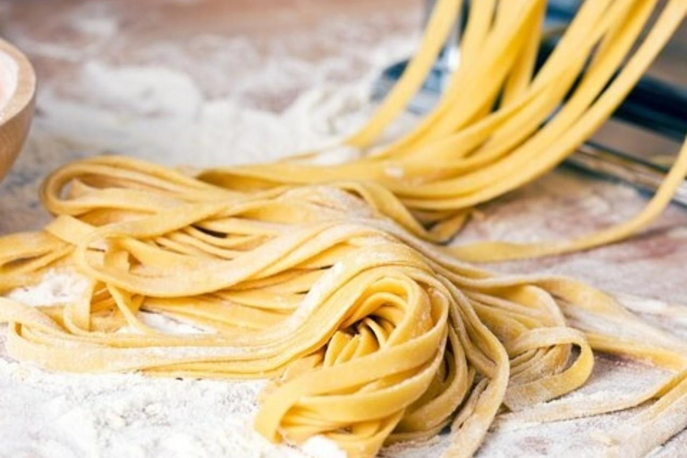 Da Livorno: Corso di cucina e degustazione di vini in Toscana + Pisa