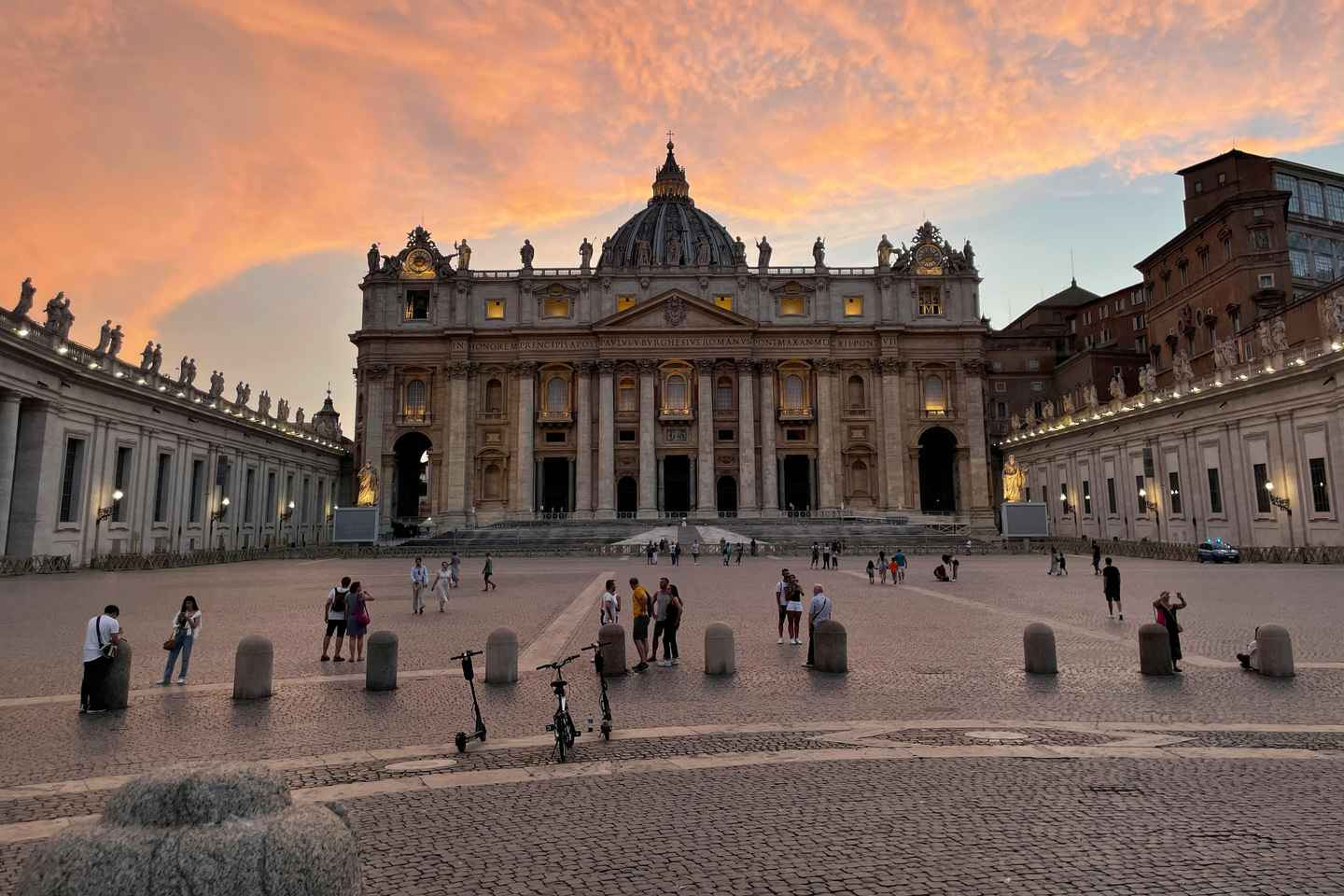 바티칸: 성 베드로 대성당 속 예술과 신앙 그리고 역사