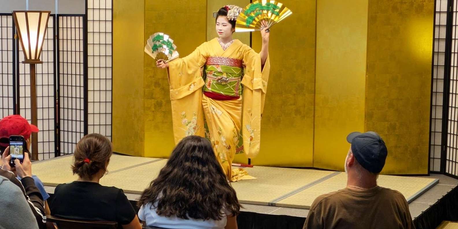 Kyoto: Meet-and-Greet, Maiko Show and Experience