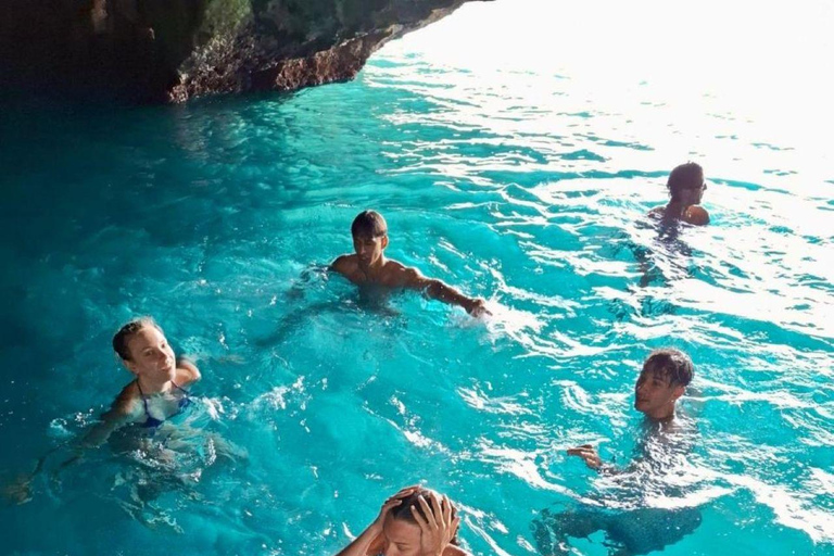 Castro: a boat tour through caves and crystal clear waters Castro: 2-hour boat tour through caves and crystal clear waters