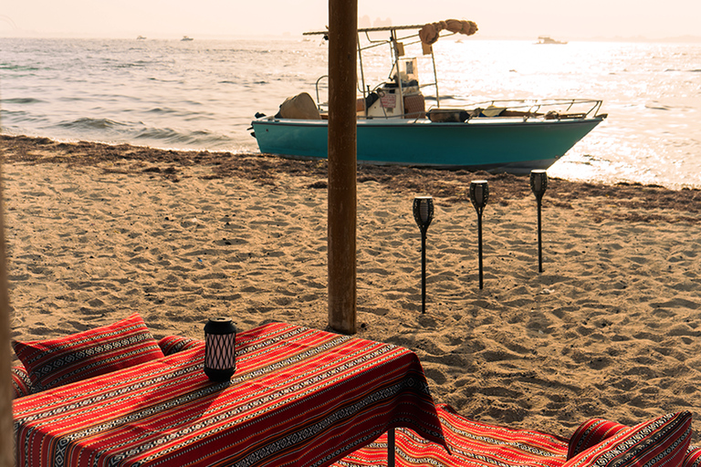 Doha: Inselrundfahrt mit Mittagessen und Schwimmen