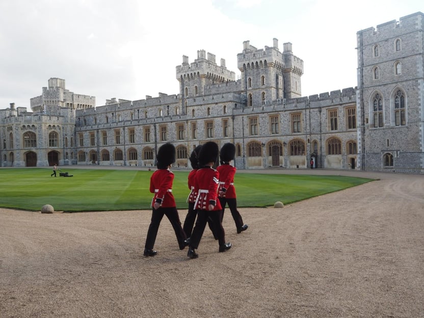 London: Windsor, Stonehenge, Bath, and Roman Baths Day Trip
