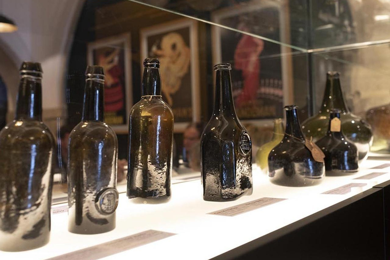 Porto: Sandeman Cellar Tour with Port Wine Tastings