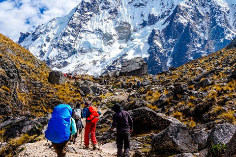 Cusco: Salkantay Trek 4 dagar 3 nätter med återresa med tåg