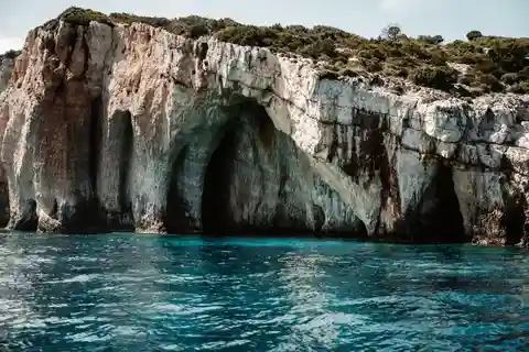 Zakynthos: Shipwreck, Blue Caves & Ancient Ruins by Boat