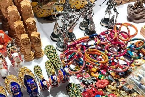 Jaipur Shopping Experience with Female Shopping Expert Shopping Tour: with Car + Guide