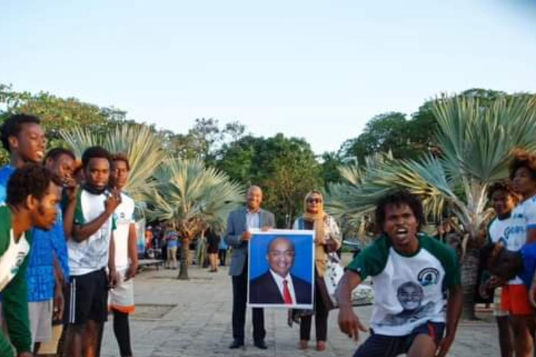 ZANZIBAR: Kryddodling, Stone Town-rundtur och Makachu DiversPRIVAT TUR TRANSFER INGÅR EJ