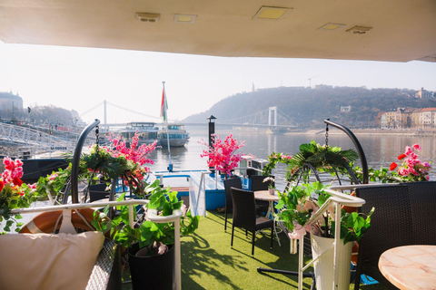 Budapest: Daytime Hop-on Hop-off Cruise with Welcome Drink Budapest: Daytime Hop - on Cruise