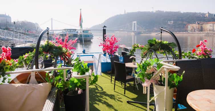 Budapest: Daytime Hop-on Hop-off Cruise with Welcome Drink photo 6