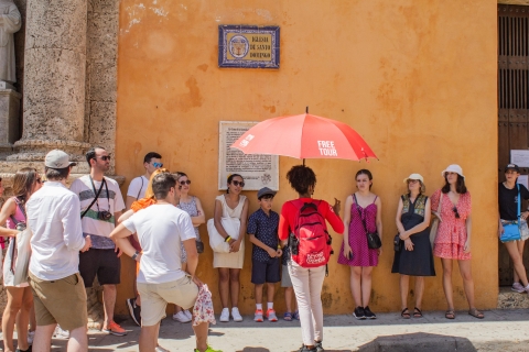 Piesza wycieczka grupowa po otoczonym murami mieście Cartagena