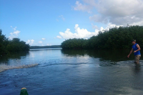 Cartagena: Lagoon Fishing with German or Italian Guide