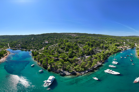 Excursion sur trois îles avec boissons à Krknjaši Blue LagoonLagon bleu divisé