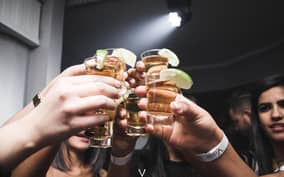 Frankfurt Night Pub Crawl – 4 Stops With Shots & Club Entry