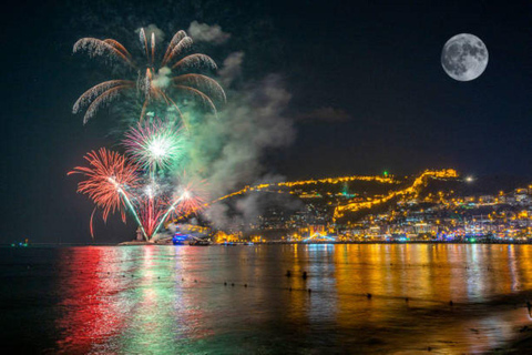 Alanya : Fête du bateau pirate avec feux d&#039;artifice à l&#039;occasion de la Saint-Sylvestre