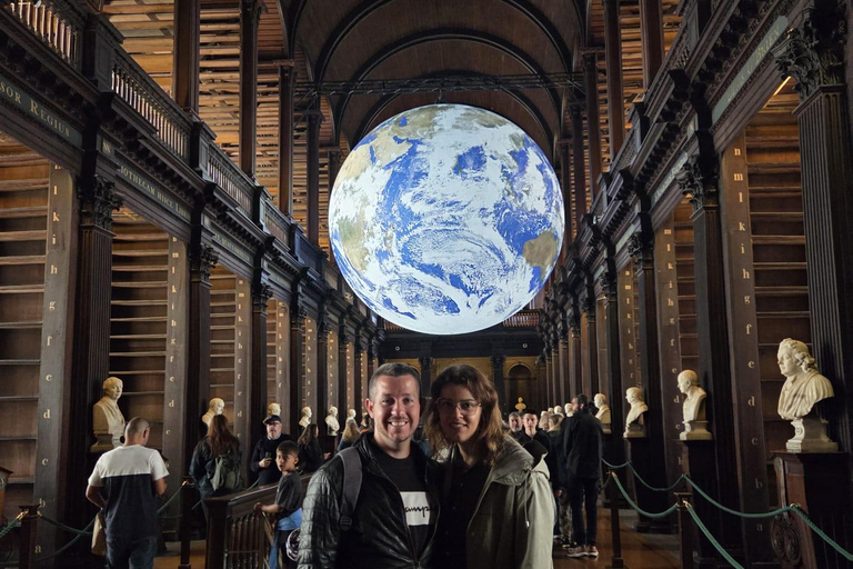 Complete tour of the Old Library of Dublin and the Book of Kells Full tour of Dublin's Old Library and the Book of Kells