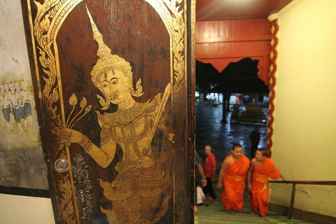 Chiang Mai après le crépuscule : Visite du Doi Suthep et du Wat Umong au crépuscule
