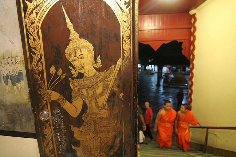 Chiang Mai après le crépuscule : Visite du Doi Suthep et du Wat Umong au crépuscule