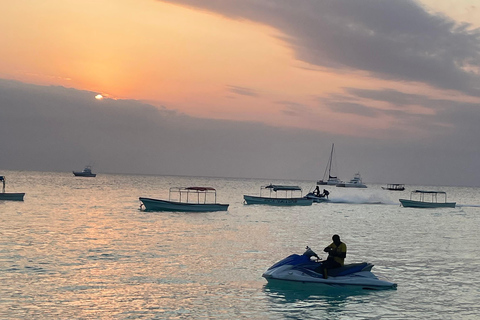 Zanzibar water sports happy hour: jet ski -soufa-kaiak