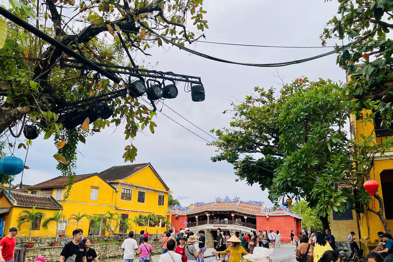 Port Chan May: wycieczka prywatna do starożytnego miasta Hoi An i Da NangOpcja 1: tylko prywatny samochód z kierowcą i transportem