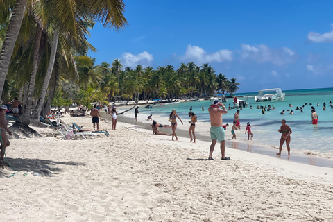 Punta Cana: Saona Island Tour with Lunch and Drinks