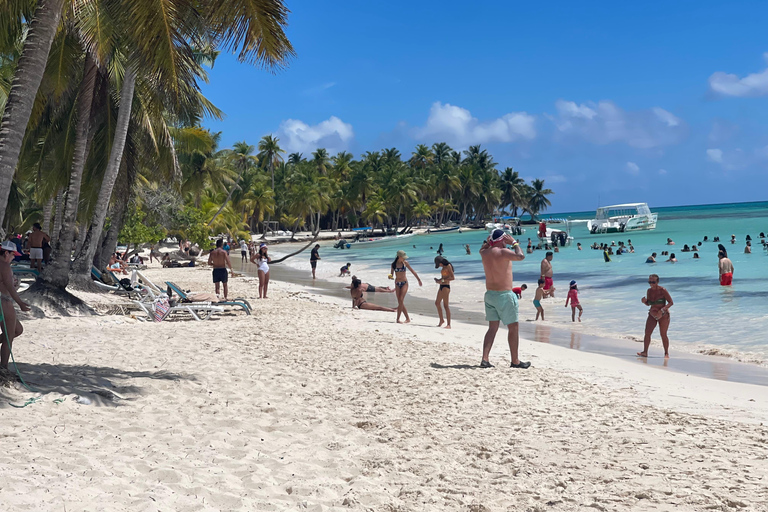 Punta Cana: Saona Island Tour with Lunch and Drinks