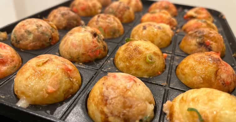 Osaka Sake Tasting with Takoyaki Cooking photo 7