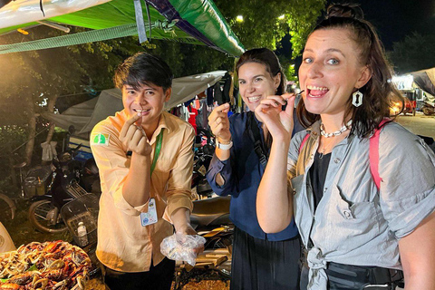 Tour gastronômico de rua e Phare Circus com traslados de Tuk-TukPasseio com acompanhante (máximo de 8 pessoas)