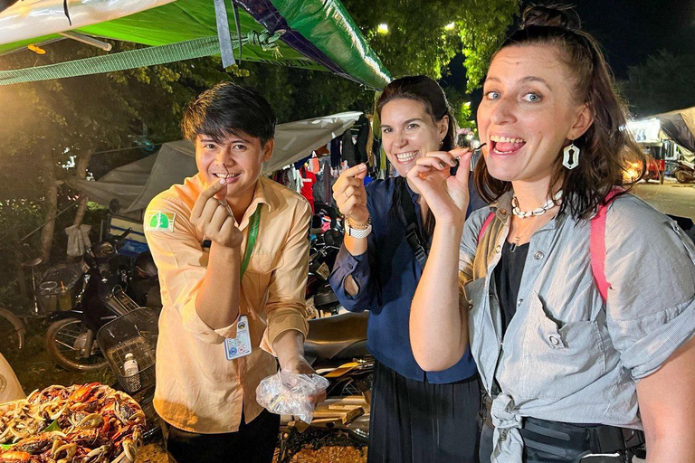 Tour gastronômico de rua e Phare Circus com traslados de Tuk-TukPasseio com acompanhante (máximo de 8 pessoas)