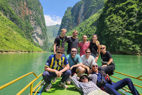 Desde Sa Pa: recorrido en moto de 4 días por Ha Giang con conductorLlegada a Ha Long