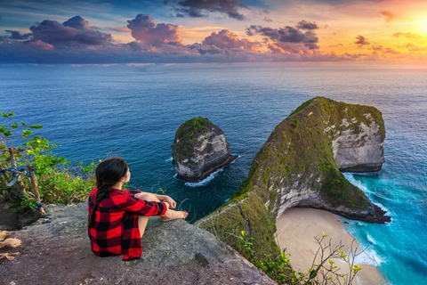 Nusa Penida: Alquiler de coches privados con conductor experimentadoRecogida en los hoteles de Nusa Penida