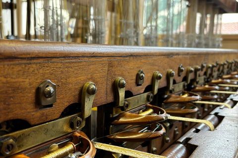 Soierie Vivante's weaving workshops : tours and demos