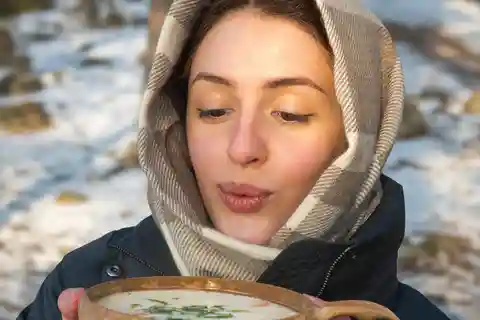 Apprenez à cuisiner la soupe au saumon dans la hutte finlandaise (privé)