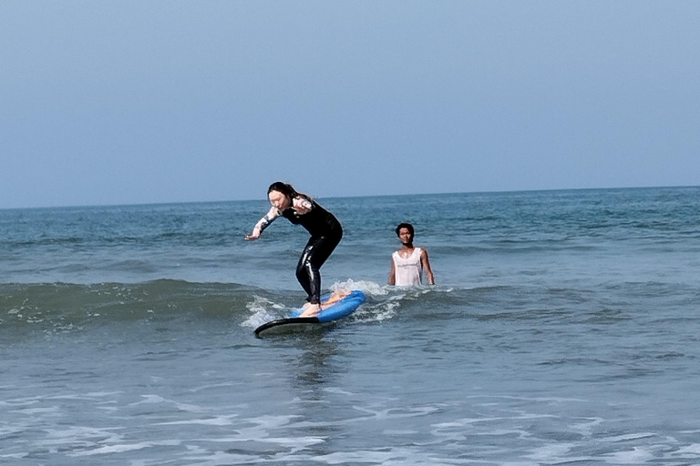 Bali: Lezione di surf sulla spiaggia di Kuta con istruttore (2 ore)