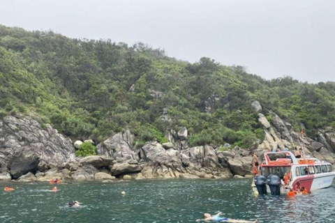 Snorklingstur med motorbåt på Chamöarna : Hoi An / Da NangDa Nang hämtning