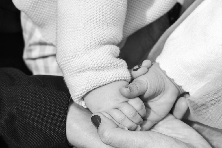 Tarragona: Private Family Photo Shoot Tour