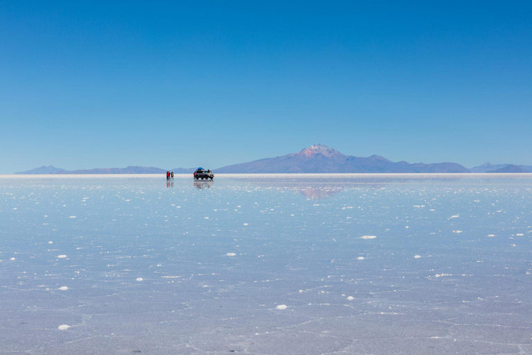 Uyuni: Salt Flats Full Day Tour with 3-Star Salt Hotel Stay